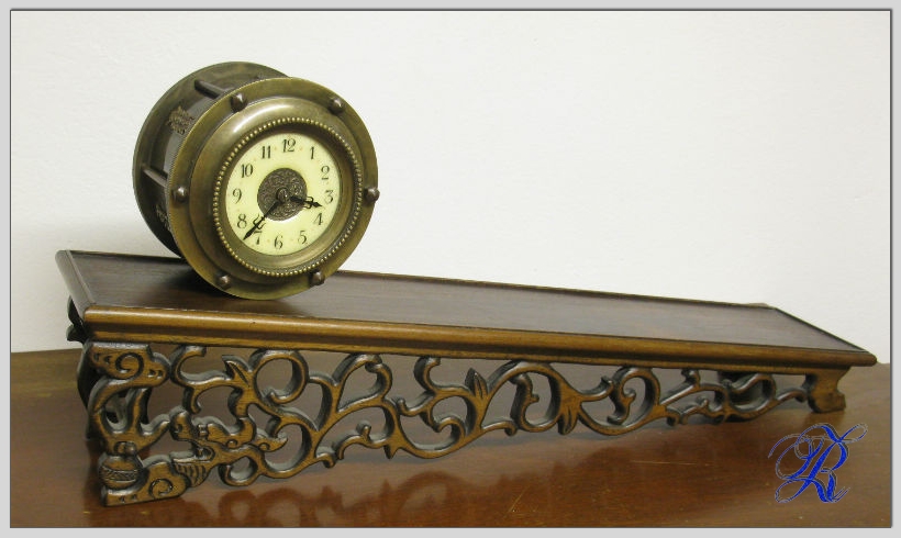 Inclined plane clock